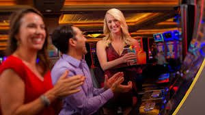 shoptoto wap app interface showing live-dealer blackjack table on mobile phone