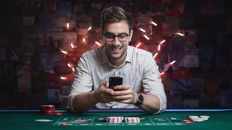shoptoto wap mobile app showing Free Fire, Mobile Legends, and PUBG Mobile esports menus